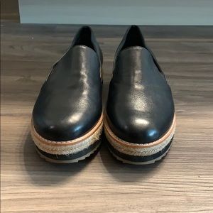 Black dress shoes